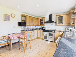 Kitchen alternative view- click for photo gallery